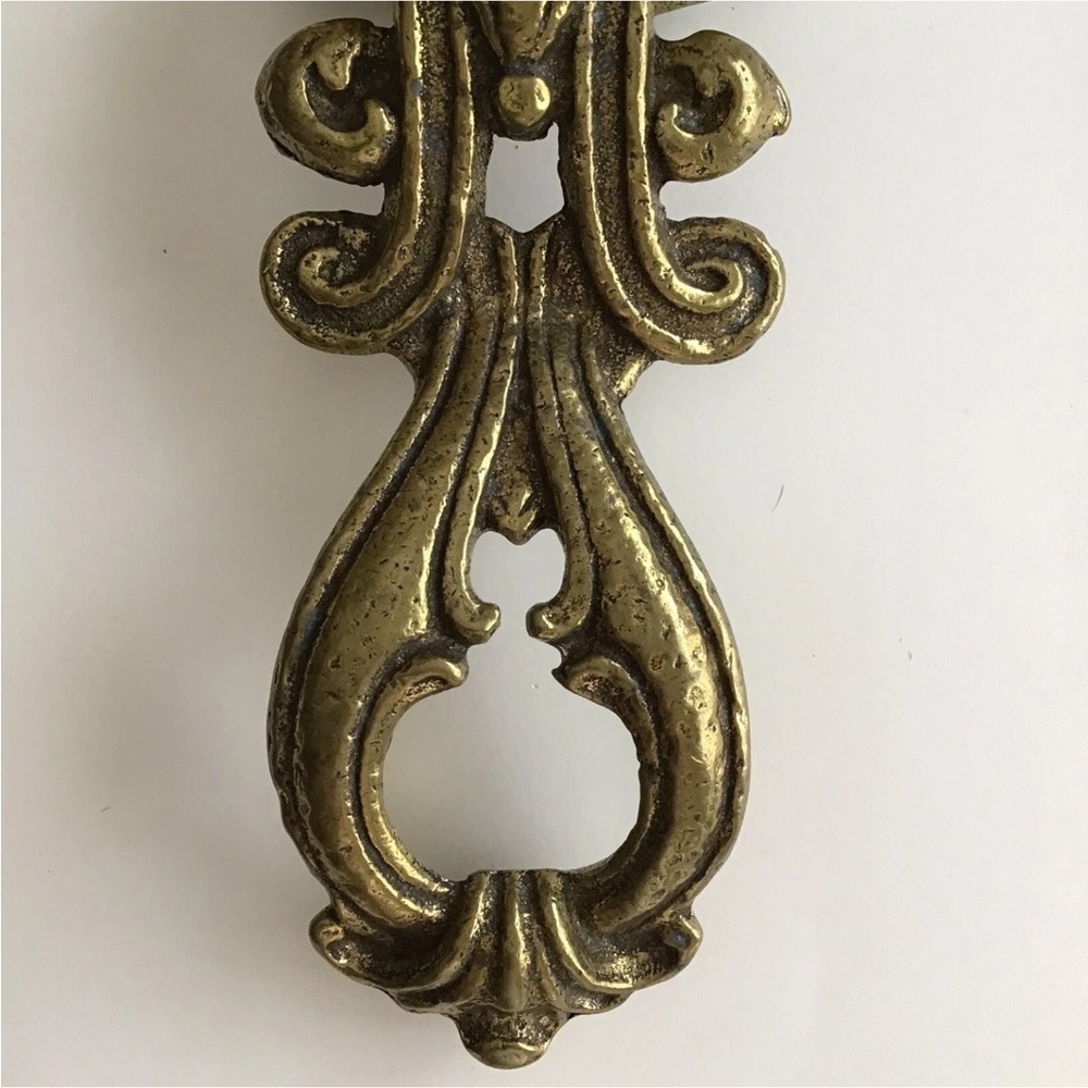 Brass Door Knocker 8 1/2” Byzantine Style Burnished Scroll Ornate Heavy Vintage - Picture 4 of 12